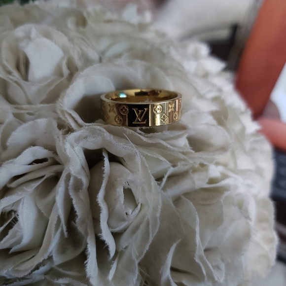 Custom-made Stainless Ring - Picture 5 of 8